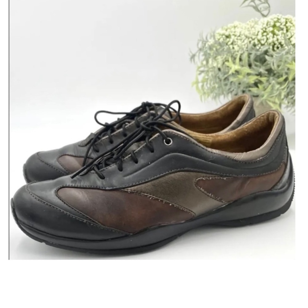 Ariat Women's Size 9B
Montclair Brown Leather Lace-Up Oxford Shoes Rubber Sole